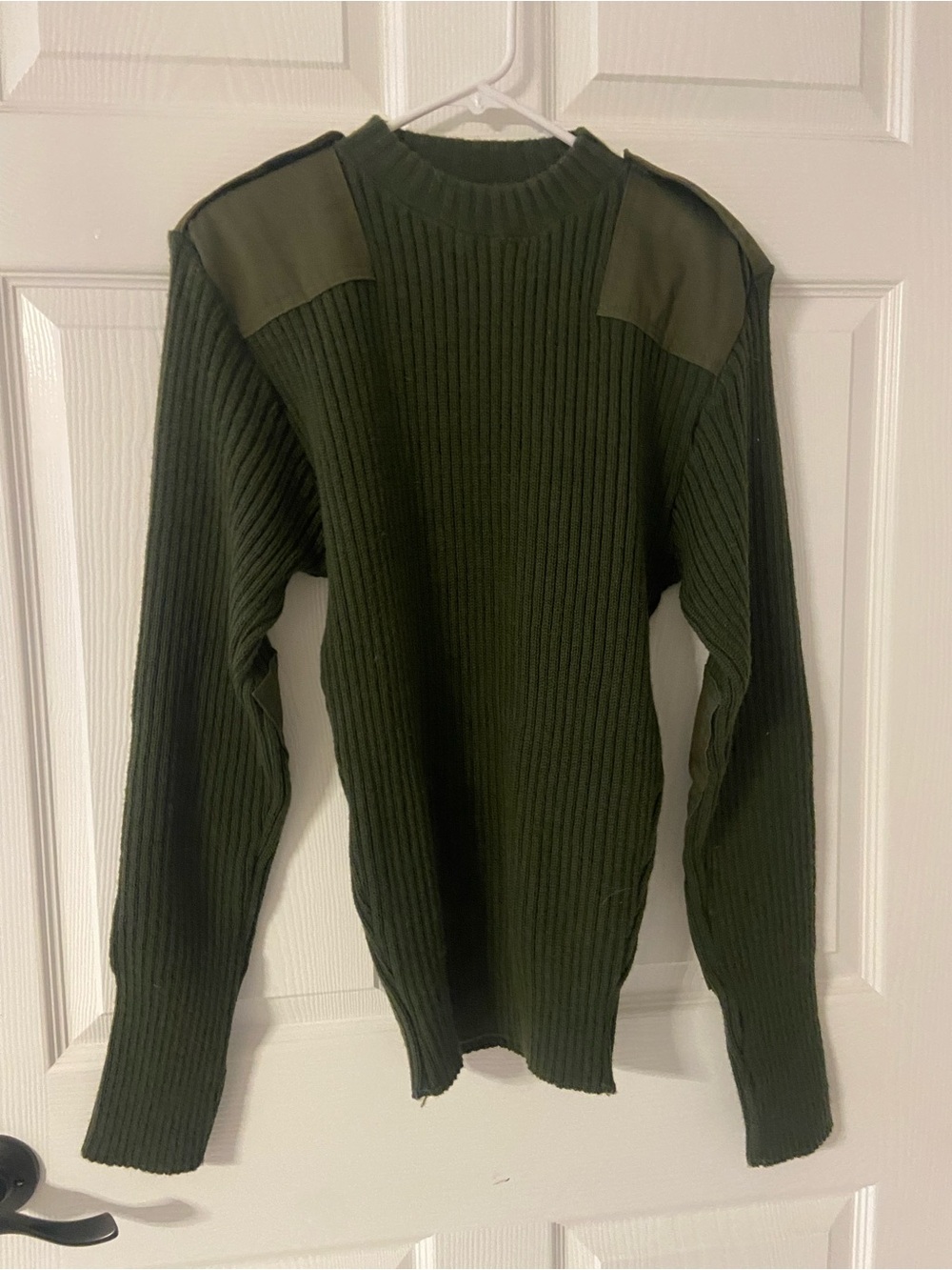 DEFENSE LOGISTICS AGENCY Army Green Patches Knit THE PERFECT FIT Wool Sweater
